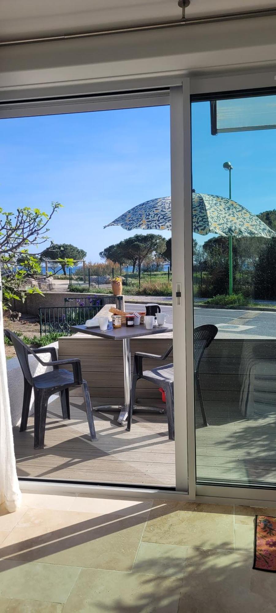 Meze Avec Vue Face A L'Etang 빌라 외부 사진